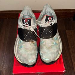 Kyrie Low 3 