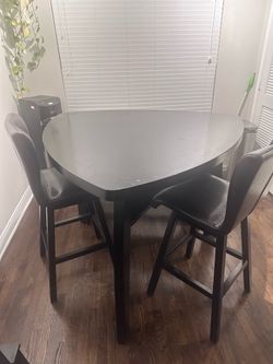 **KITCHEN TABLE***