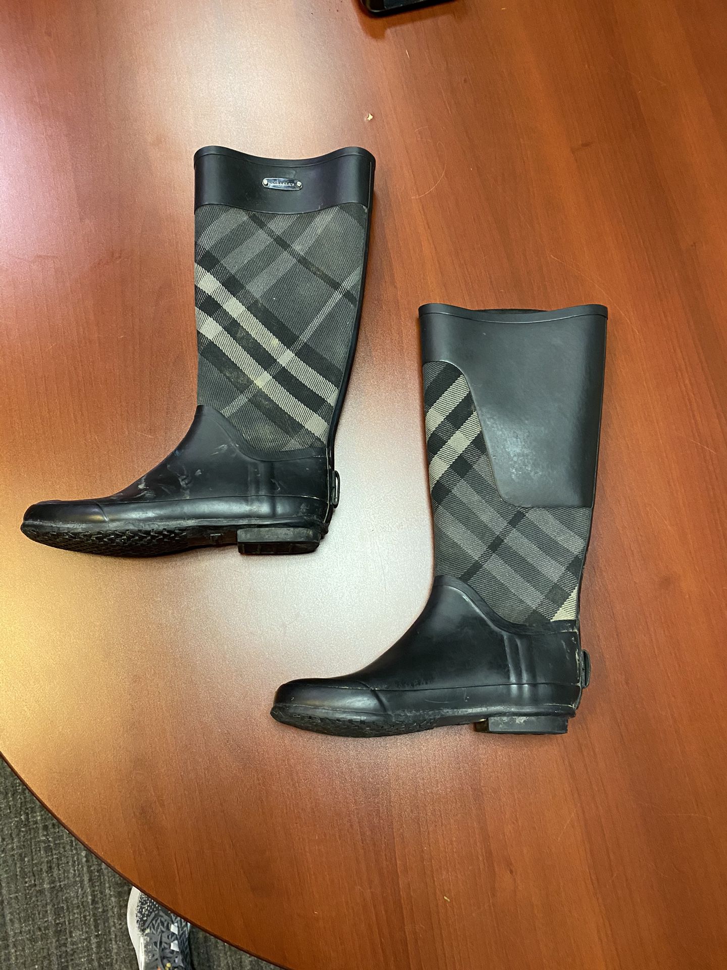 Women’s Burberry Rain Boots Size 7.5 From Nordstroms 
