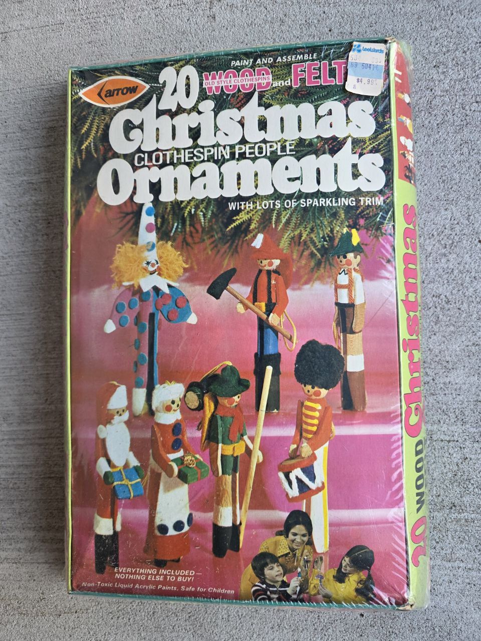 Vintage 1973 Arrow 20 Wood & Felt Christmas Clothespin People Ornament Kit – New Sealed NOS