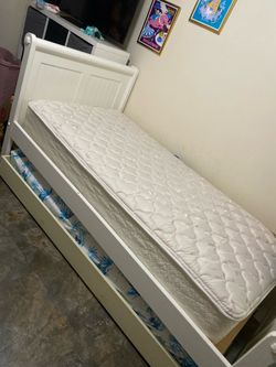 Twin bed frame white with matress