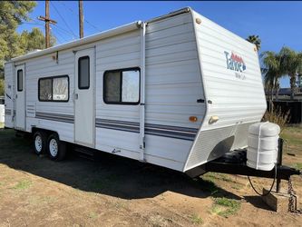 2002 Tahoe Camping Trailer