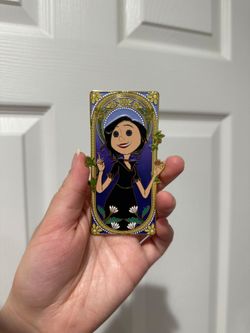 Corlaine pins