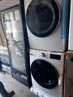 LG washer and Drey set gas. Like New open