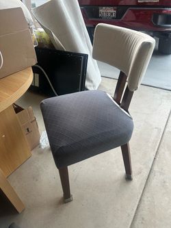 4 White chairs