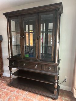 Quality Hutch * must pick up by 12 noon on Sunday (9/6/26)