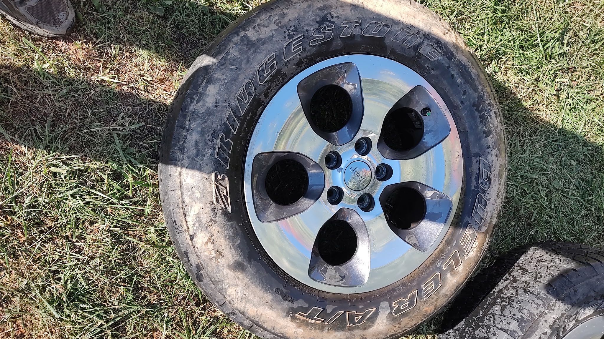 Jeep wrangler Factory rims 18 Inch. Off Of A 2018 Wrangler