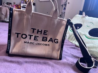 Marc Jacob’s large tote bag beige and black