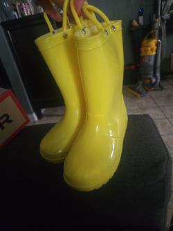 Kids Yellow Rubber Rain Boots
