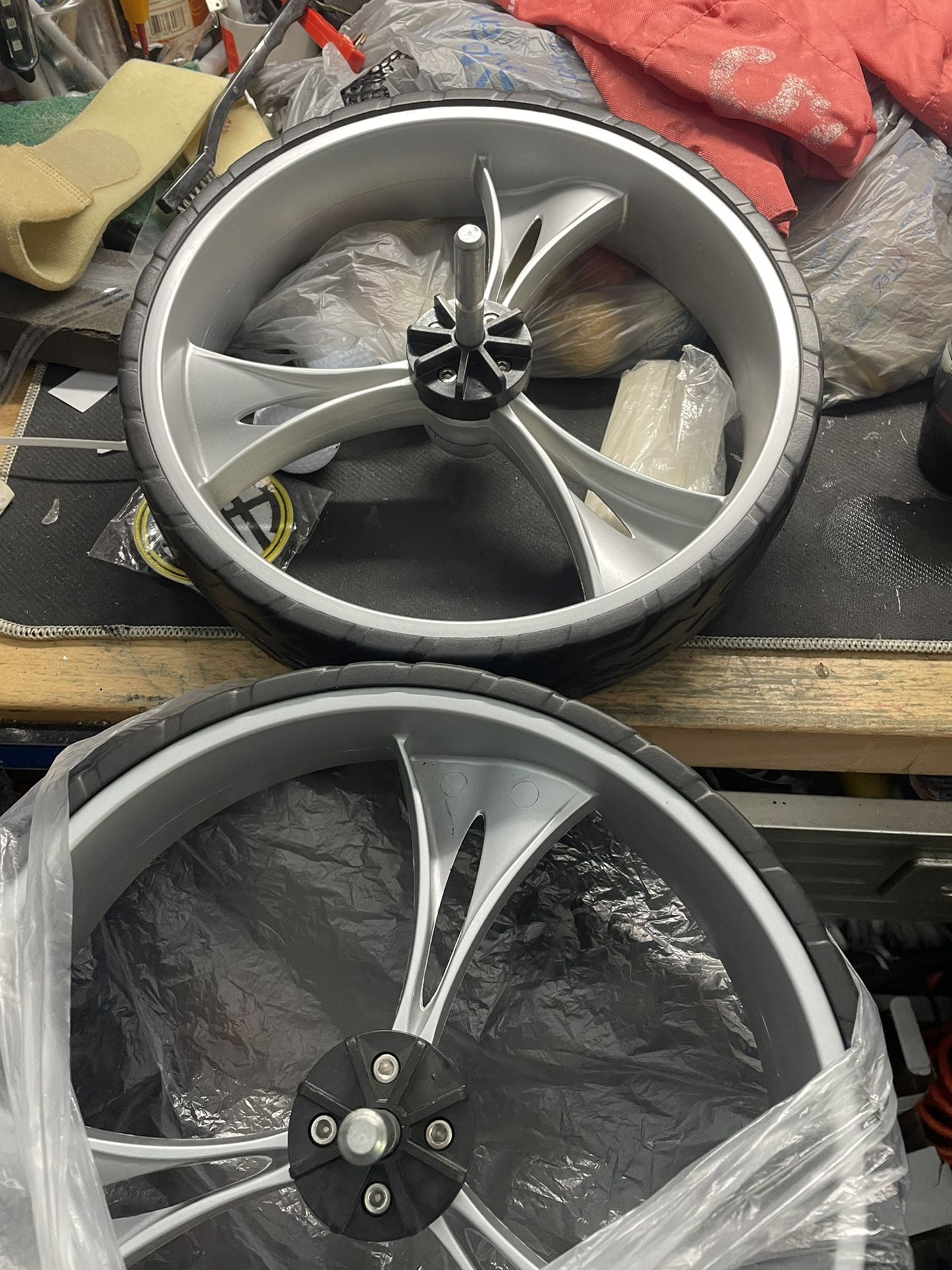 Cart wheels luxury 2 Pc set new