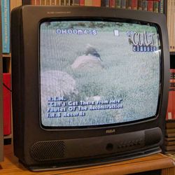 19" RCA CRT TV Retro Gaming RF TV Works Great, Sharp Picture