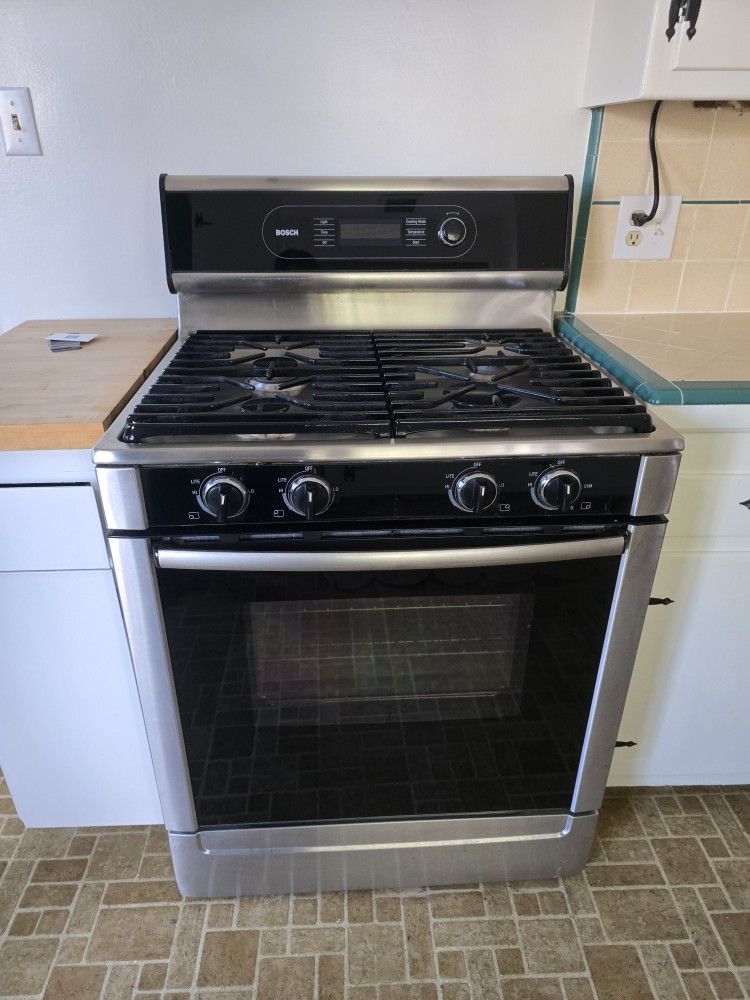 Bosch 30” Stainless Steel Gas Range – Works Great