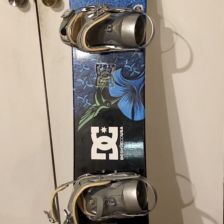 153 GNU Snowboard In Pristine Condition 