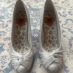 Rocket Dog “Silk” Pumps - Size 8 - pick up only