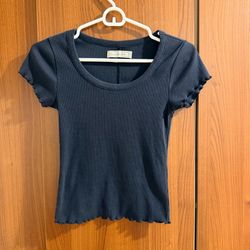 Abercrombie & Fitch Women's black Short-Sleeve Scoop Neck Top
