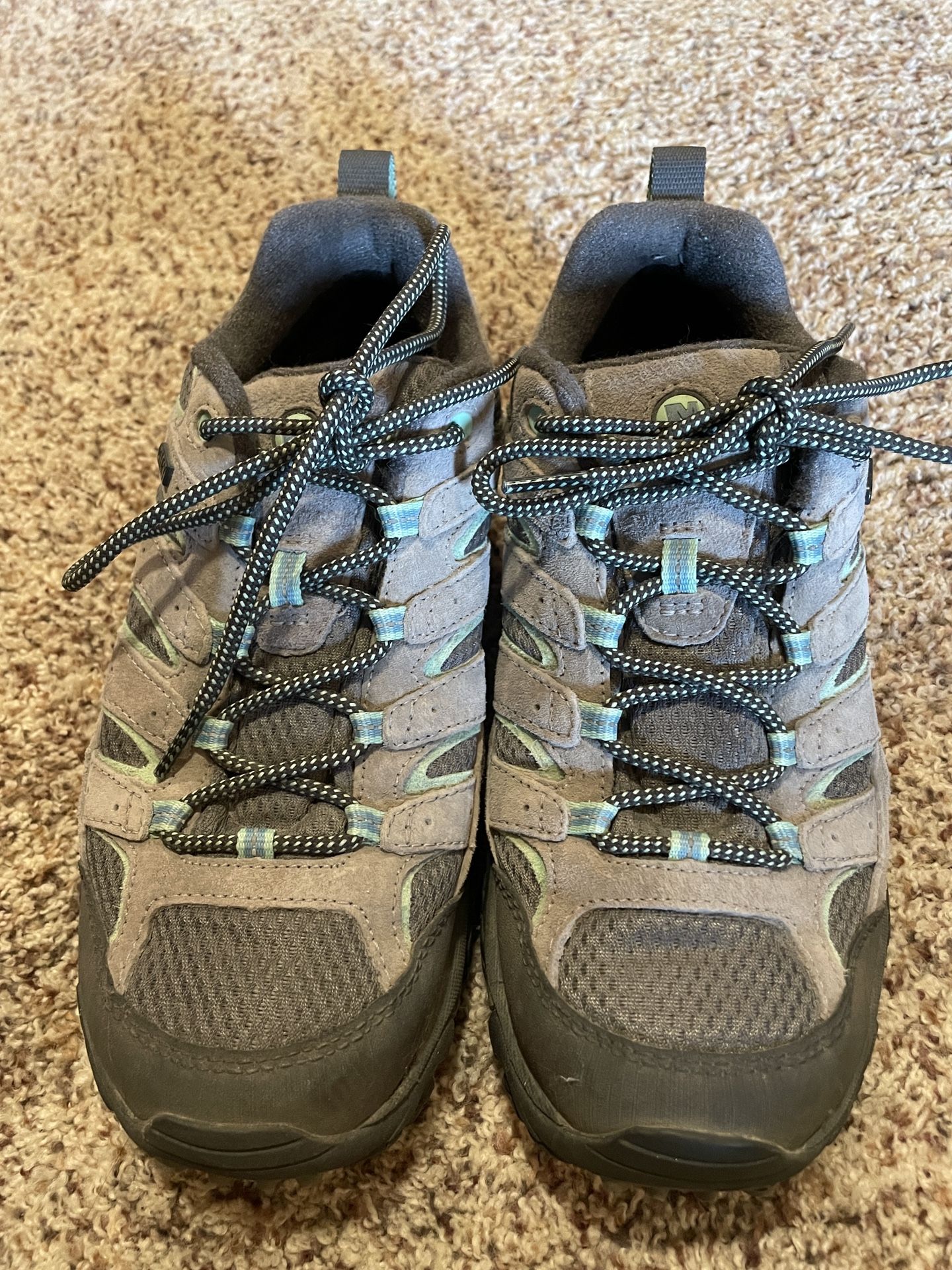 Merrell Size 8.5 Hiking shoe