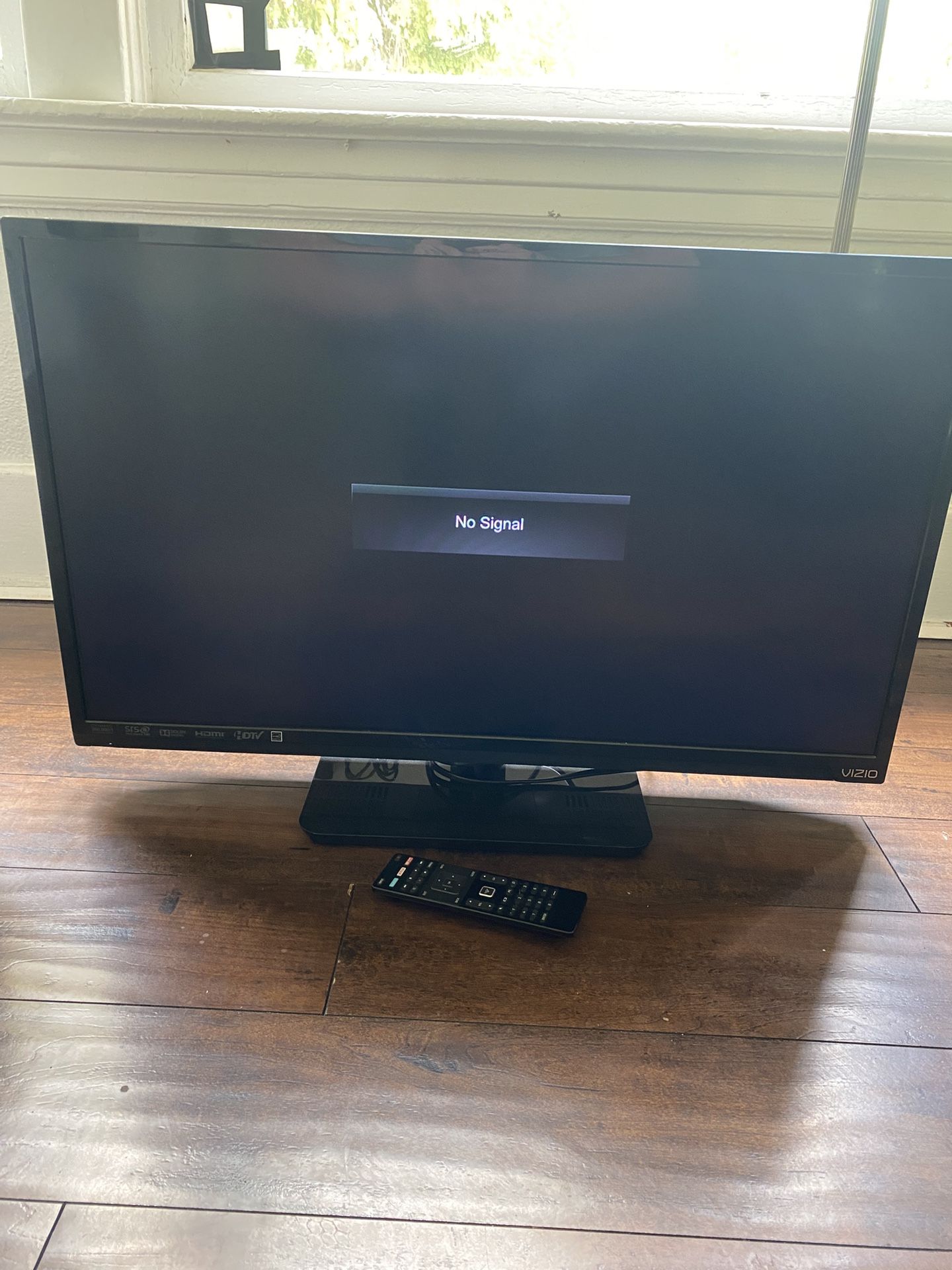 Vizio Flatscreen Tv With remote