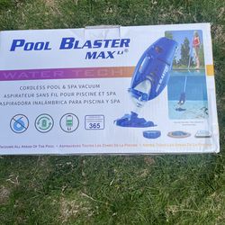 Pool vacuum