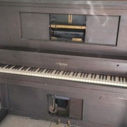 FREE PLAYING PIANO PERFECT CONDITION 
