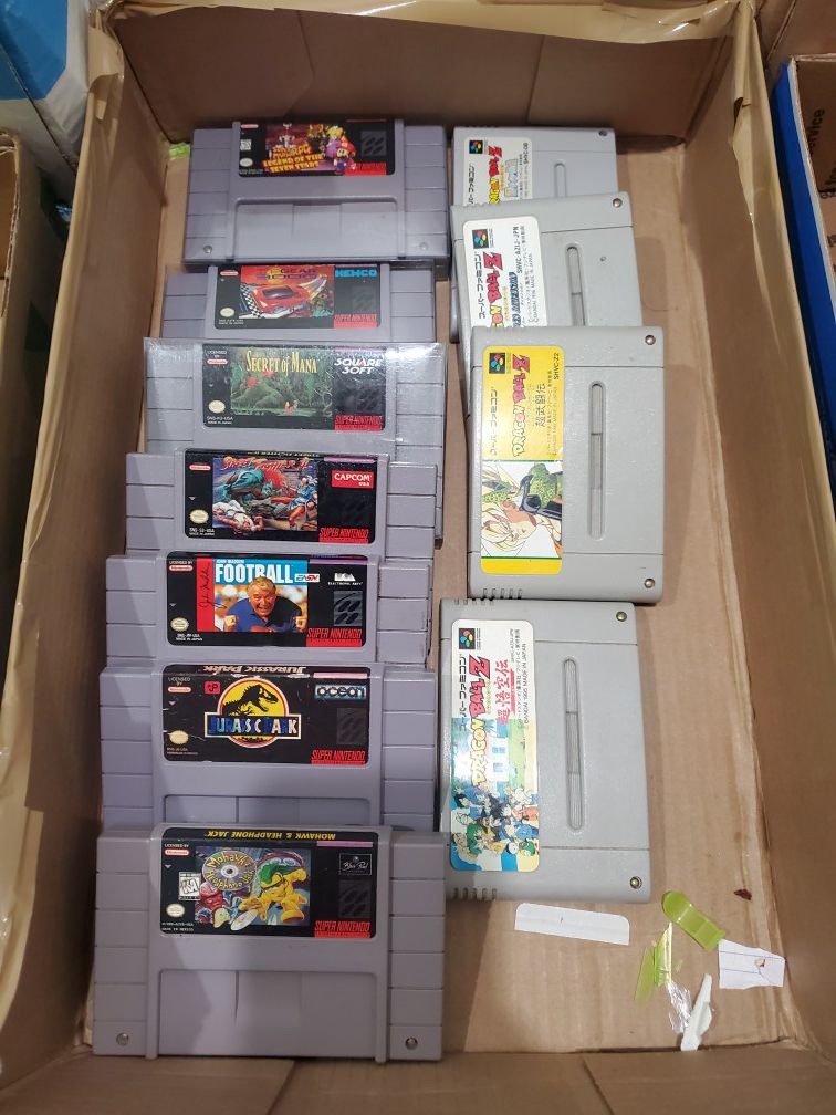 Assorted Super Nintendo/ Famicom Games