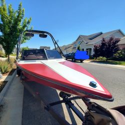 Sanger Ski Boat 20