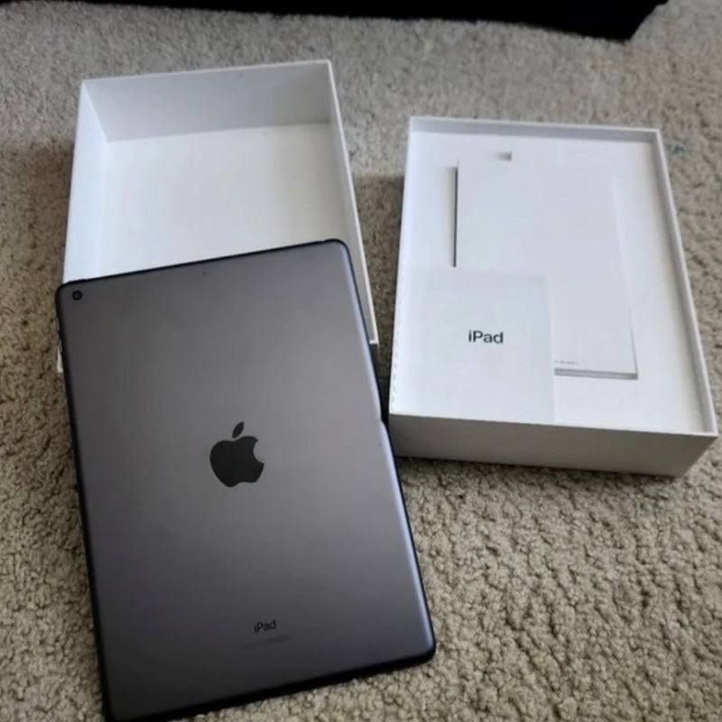 Space Gray 9th Generation iPad