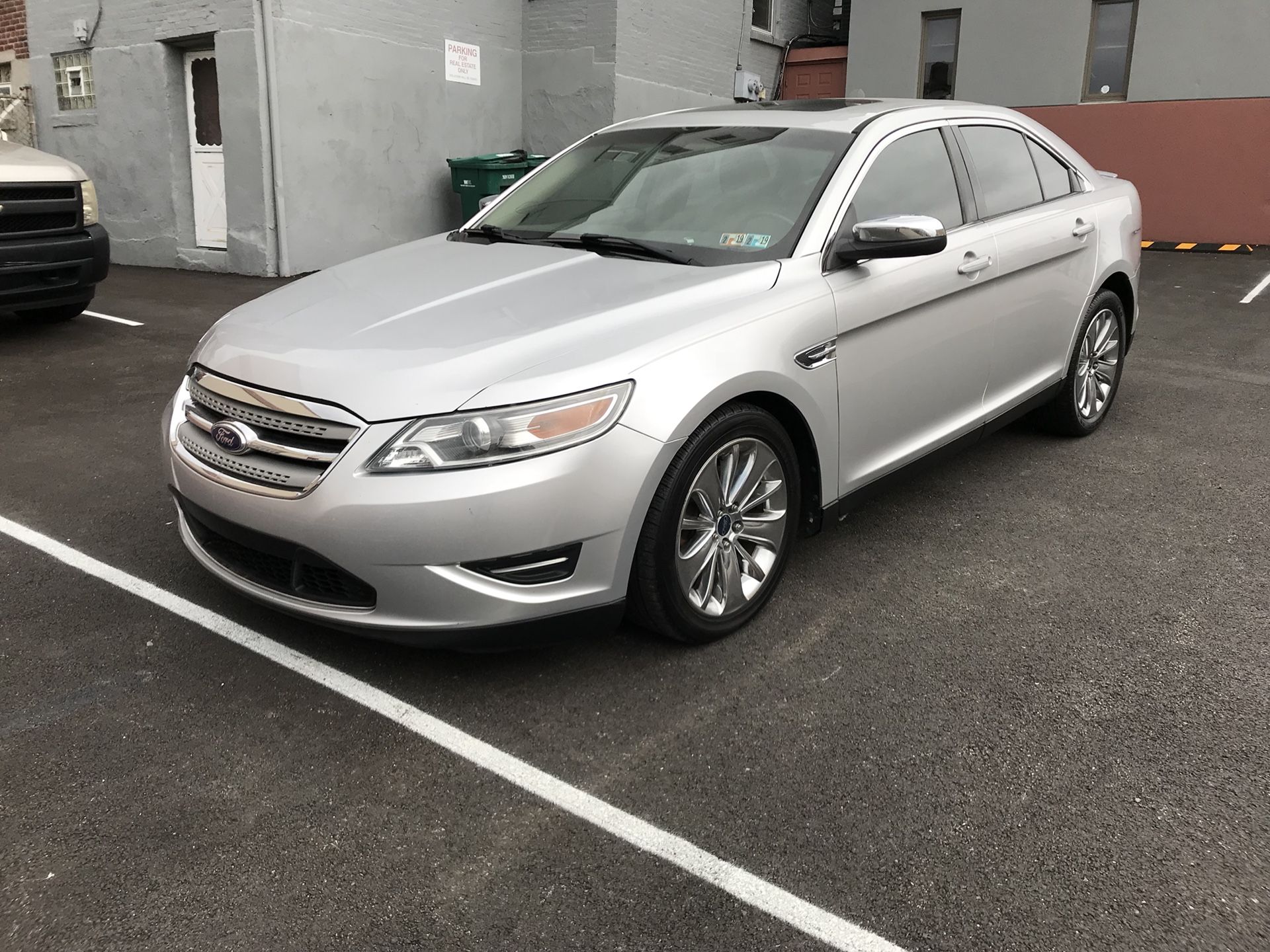 2010 Ford Taurus