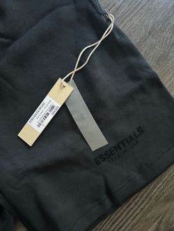 Black essential shorts