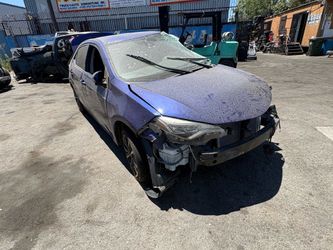 Parts only 2018 Toyota Corolla S parting out