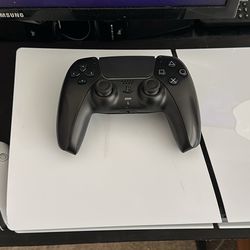 Ps5 (spider man 2 Edition) With An Extra Controller 