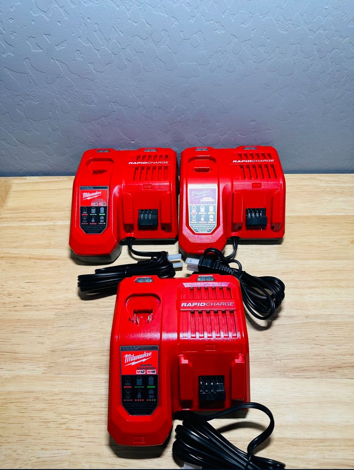 MILWAUKEE M18/M12 RAPID CHARGER