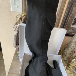 Women’s Boots Size 8 1/2