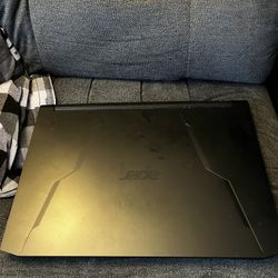 Acer Nitro 5 Gaming laptop (AN515-57-74TT)