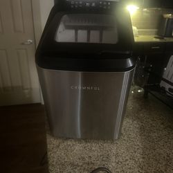 Crownful Countertop Ice Maker