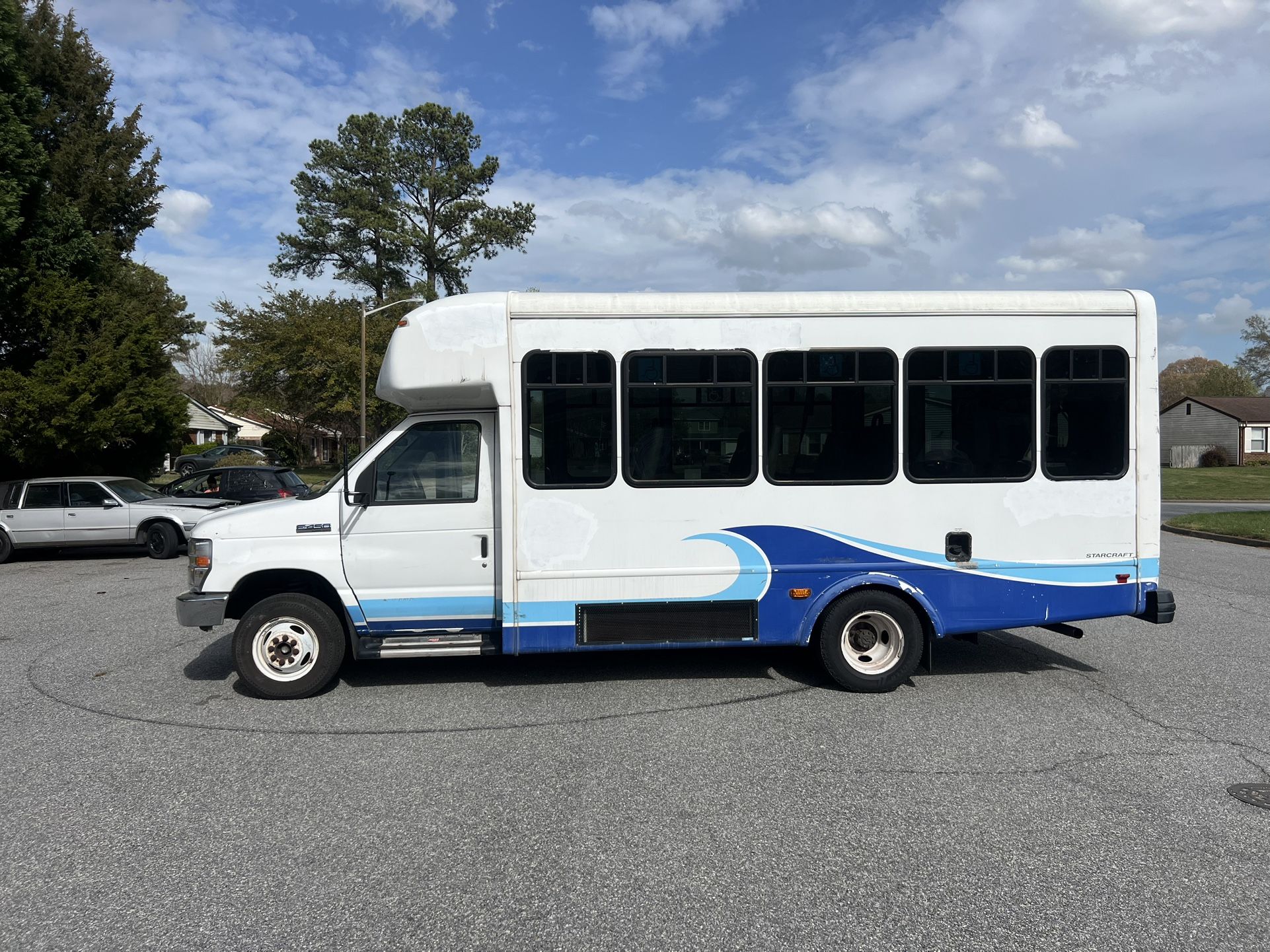 2017 Ford E-450