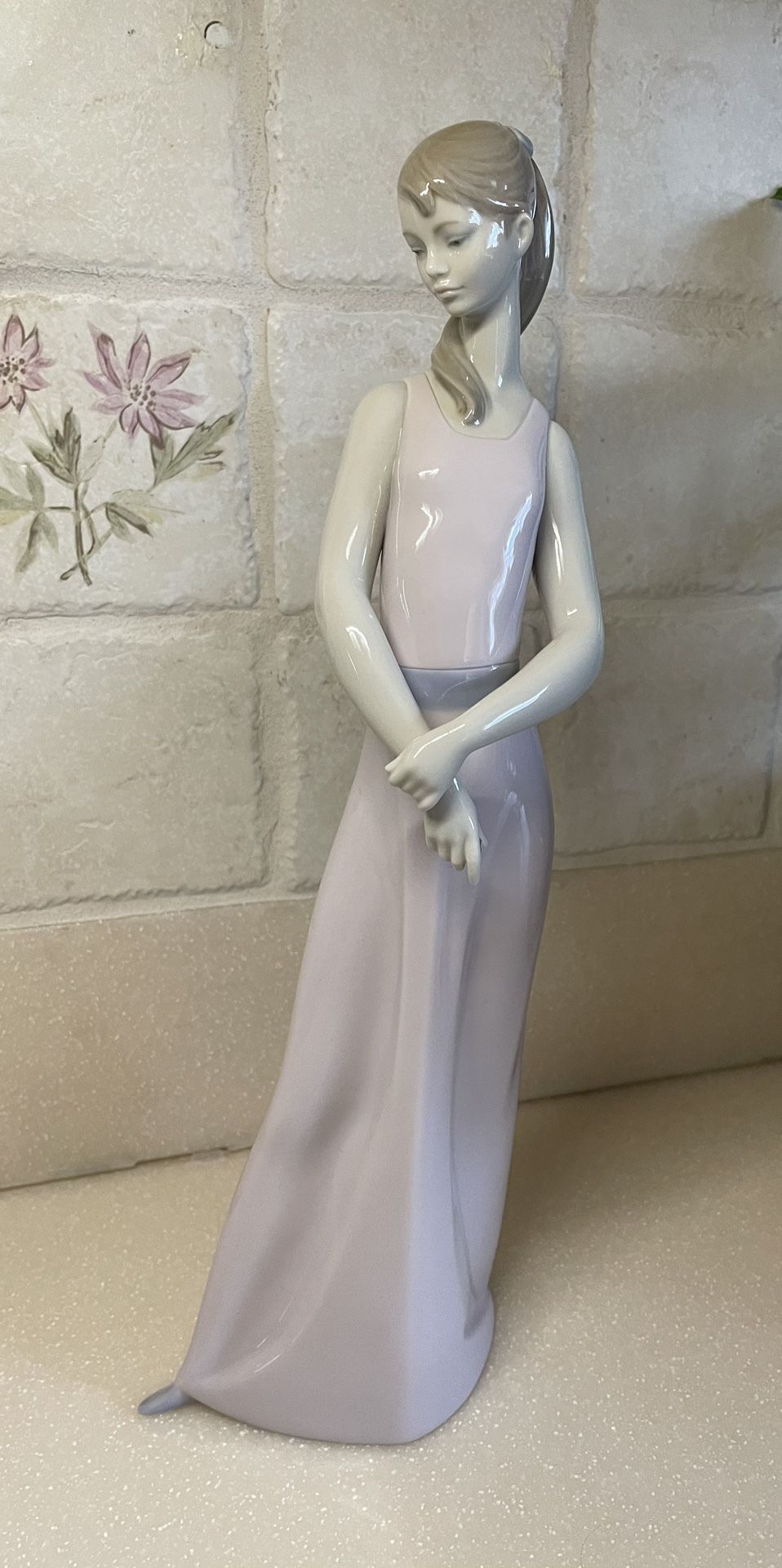 Lladro Lady Of The Rose Figurine 6857 With Box missing the rose