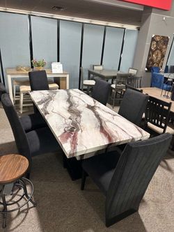 💞OM 💞  Brand New Dining Room set, Table and chairs
