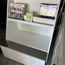 Kids Bookshelf 