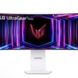 34 Inch UltraGear™ OLED Curved Gaming Monitor WQHD 1440P with 240Hz