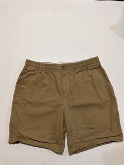 khaki shorts