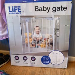 Metal Walk-Through Baby Gate new inbox