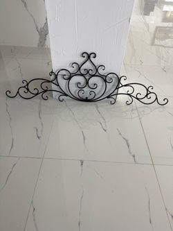 Royal metal wall art