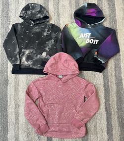 Nike hoodies size 6/7