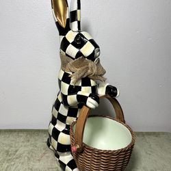 Stunning  Mackenzie Childs Courtly Check Baskey Bunny Rabbit Bowl