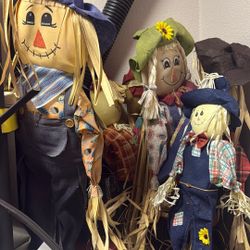 Scarecrow Family + pumpkin 