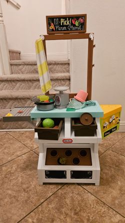 Toy farm stand