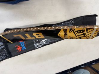 Buffalo BTL Cricket Bat with Carry Case