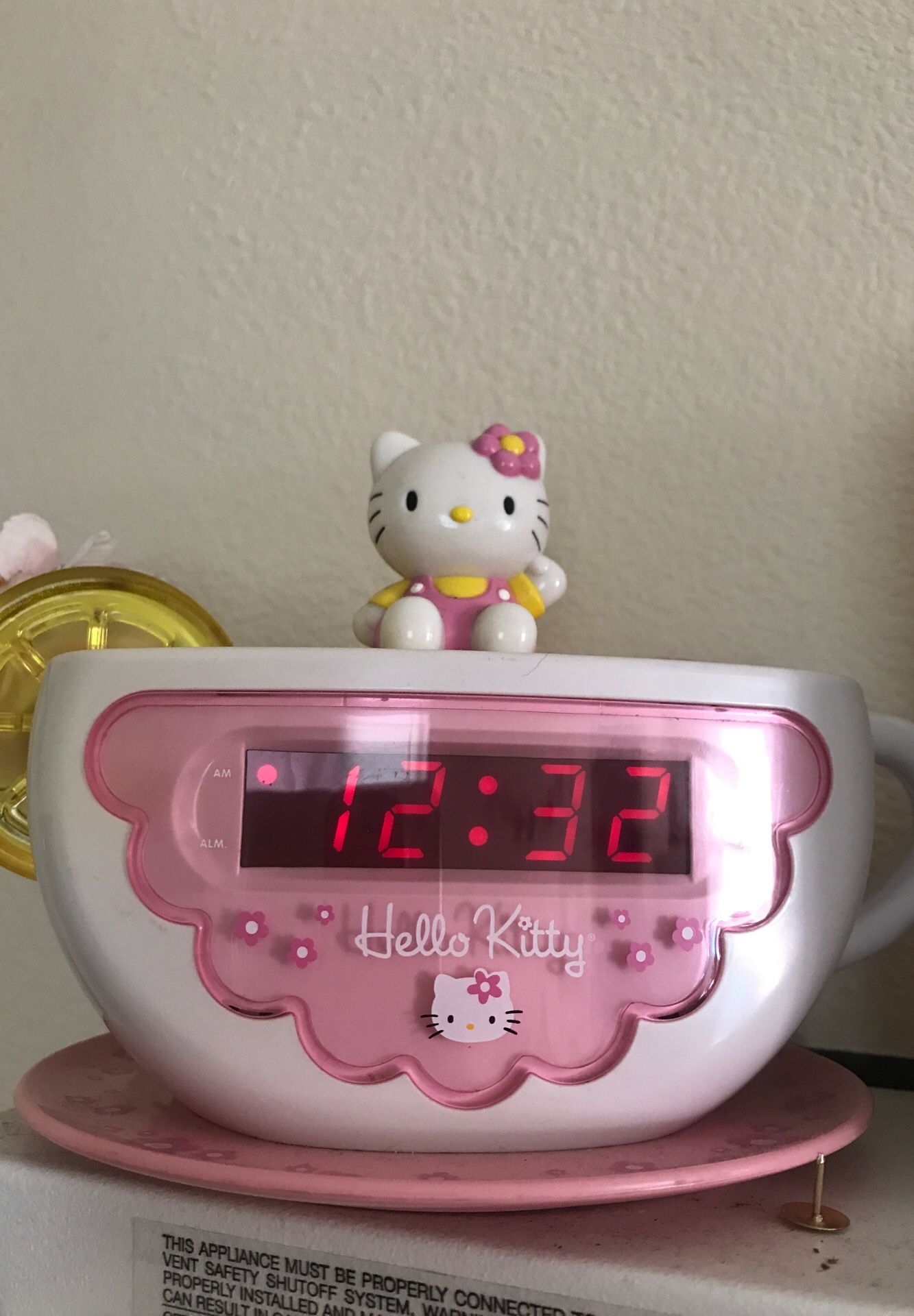 Hello kitty clock