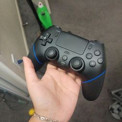 WIRELESS PS4 CONTROLLER 