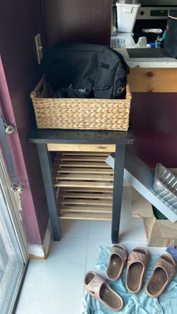 Corner table/shelf